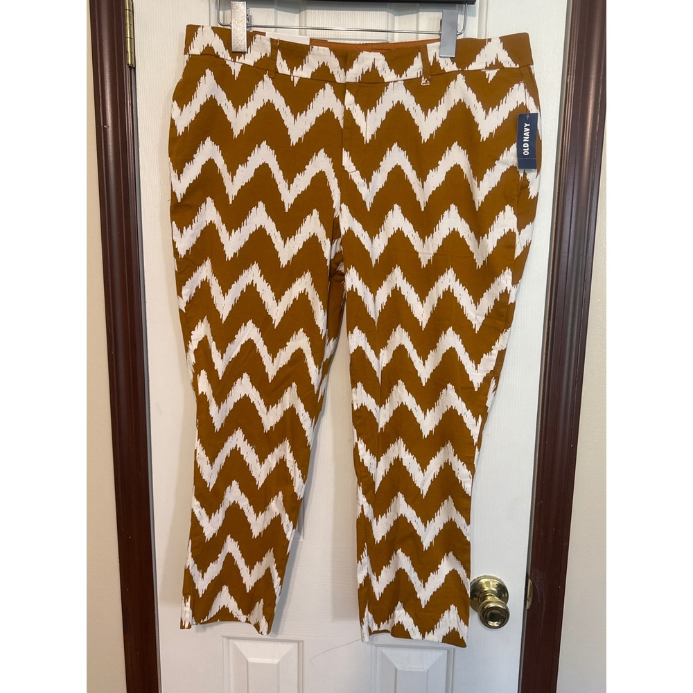 Old Navy Ultimate Capri Pants Stretch Chevron Print Casual‎ Size 14